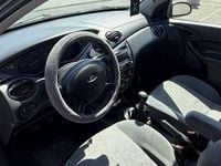Usata Ford Focus Zetec 101 CV (74 kW) 2004 Berlina