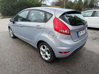 Usata Ford Fiesta Business Edition 97 CV (71 kW) 2012 Argento Berlina