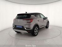 Usata Renault Captur Techno 100 CV (73 kW) 2023 Grigio metallizzato SUV