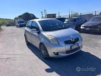 Usata Toyota Yaris 90 CV (66 kW) 2008 Grigio Utilitaria