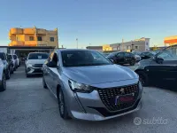 Usata Peugeot 208 Allure 102 CV (75 kW) 2022 Grigio Utilitaria