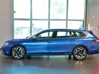 Usata VW Passat R-line 193 CV (141 kW) 2024 Blu/azzurro Station wagon