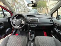 Usata Toyota Yaris 65 CV (47 kW) 2012 Rosso Utilitaria