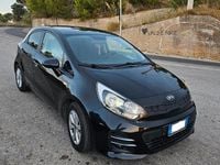 Usata Kia Rio Active 75 CV (55 kW) 2017 Nero Berlina