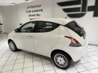 Usata Lancia Ypsilon Gold 69 CV (50 kW) 2017 Bianco Utilitaria