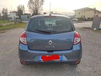 Usata Renault Clio II 75 CV (55 kW) 2011 Grigio Berlina