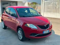 Usata Lancia Ypsilon 80 CV (58 kW) 2015 Rosso Utilitaria