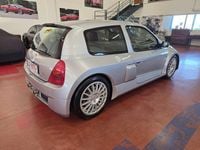 Usata Renault Clio 226 CV (166 kW) 2002 Argento Coupé