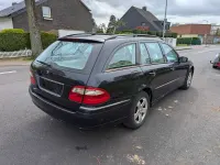 Usata Mercedes E320 Classic 204 CV (150 kW) 2005 Blu/azzurro Berlina
