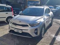 Usata Kia Stonic Style 101 CV (74 kW) 2020 Argento SUV