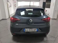 Usata Renault Clio V Techno 90 CV (66 kW) 2022 Grigio Berlina