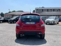 Usata Lancia Ypsilon Silver 69 CV (50 kW) 2022 Rosso Utilitaria