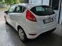 Usata Ford Fiesta 92 CV (67 kW) 2011 Bianco Berlina