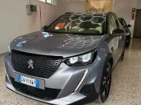 Usata Peugeot 2008 Active 131 CV (96 kW) 2023 Grigio SUV