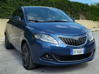Usata Lancia Ypsilon Gold 69 CV (50 kW) 2022 Blu/azzurro Utilitaria