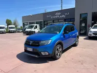 Usata Dacia Sandero Stepway 90 CV (66 kW) 2018 Bluazzurro Berlina