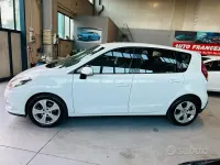 Usata Renault Scénic III Dynamique 110 CV (80 kW) 2010 Bianco Berlina