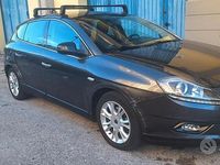 Usata Lancia Delta 120 CV (88 kW) 2013 Grigio Utilitaria