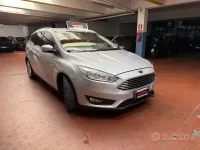 Usata Ford Focus 120 CV (88 kW) 2015 Grigio Berlina