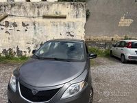 Usata Lancia Ypsilon 69 CV (50 kW) 2017 Grigio Utilitaria