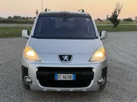 Usata Peugeot TePee Outdoor 109 CV (80 kW) 2008 Grigio Berlina