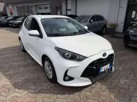 Usata Toyota Yaris Hybrid Active 92 CV (67 kW) 2022 Bianco Berlina
