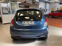 Usata Lancia Ypsilon Gold 69 CV (50 kW) 2022 Blu/azzurro Utilitaria