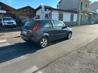 Usata Ford Fiesta Ghia 75 CV (55 kW) 2008 Argento Utilitaria
