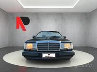 Usata Mercedes E300 Sportline 220 CV (161 kW) 1993 Nero Cabrio