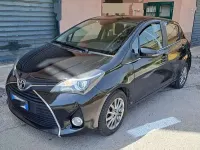 Usata Toyota Yaris Active 90 CV (66 kW) 2016 Nero Berlina