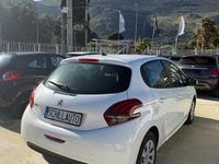 Käytetty Peugeot 208 GT-line 102 HP (75 kW) 2020 Valkoinen Viistoperä