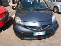 Usata Toyota Aygo 68 CV (50 kW) 2011 Grigio Utilitaria