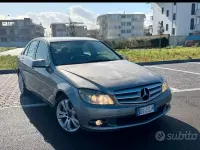 Usata Mercedes C220 170 CV (125 kW) 2009 Grigio Berlina