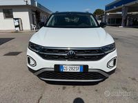 Usata VW T-Roc R-line 150 CV (110 kW) 2024 Bianco SUV