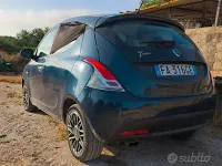 Usata Lancia Ypsilon 95 CV (69 kW) 2015 Bluazzurro Utilitaria