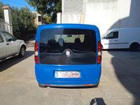 Begagnad Fiat Doblò Emotion 105 HK (77 kW) 2012 Blå Minibuss
