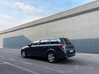 Usata Opel Astra 115 CV (84 kW) 2010 Grigio Station wagon