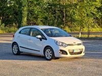 Usata Kia Rio Active 75 CV (55 kW) 2014 Bianco Berlina