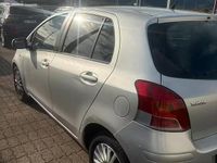 Usata Toyota Yaris 87 CV (63 kW) 2009 Grigio Utilitaria