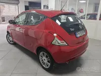 Usata Lancia Ypsilon Gold 95 CV (69 kW) 2017 Rosso Utilitaria