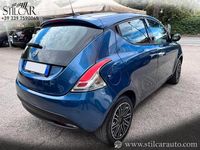 Usata Lancia Ypsilon Gold 70 CV (51 kW) 2022 Blu Utilitaria