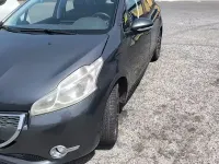 Usata Peugeot 208 82 CV (60 kW) 2015 Grigio Utilitaria