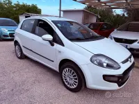 Usata Fiat Punto Evo Dynamic 77 CV (56 kW) 2011 Bianco Utilitaria
