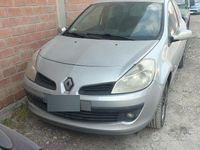 Usata Renault Clio II 85 CV (62 kW) 2007 Grigio Berlina
