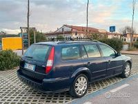 Usata Ford Mondeo 130 CV (95 kW) 2002 Blu Station wagon