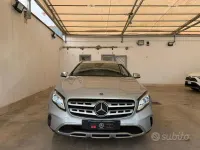 Usata Mercedes GLA180 109 CV (80 kW) 2017 Grigio SUV