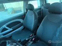 Usata Mini Cooper 116 CV (85 kW) 2005 Nero Utilitaria