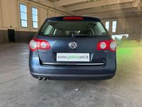 Usata VW Passat Comfortline 105 CV (77 kW) 2008 Grigio scuro metallizzato Station wagon