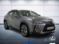 Usata Lexus UX 250h Executive Line 184 CV (135 kW) 2019 Grigio SUV