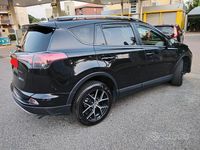 Usata Toyota RAV4 Lounge 143 CV (105 kW) 2016 Nero SUV